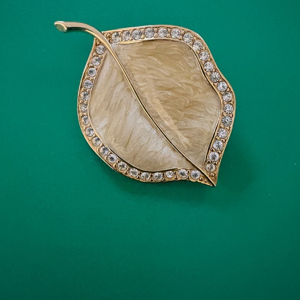 Erwin Pearl jeweled foliage hand painted French enamel pin